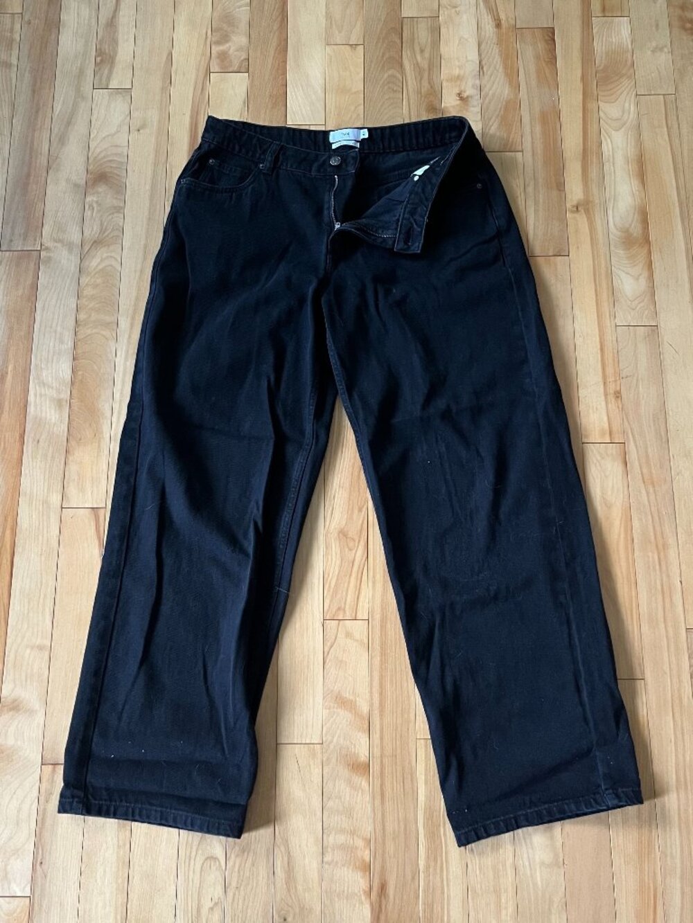 Black low waisted jeans